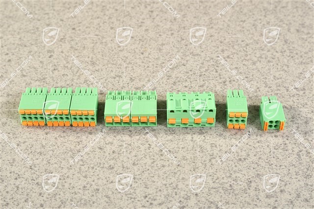 Connector, plug housing set