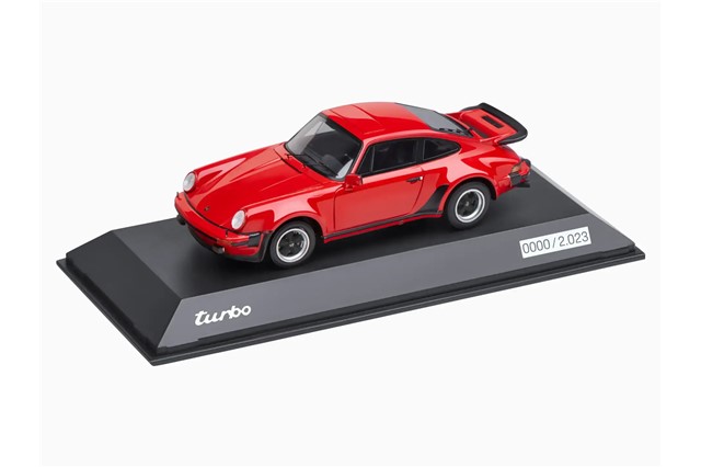 Porsche 911 930 Turbo, aus Resine, rot, Limitiert auf 2.023 Stück, Maßstab 1:43
