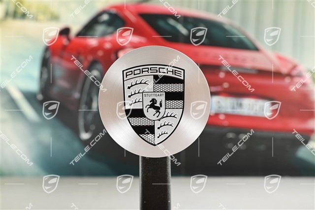 Hub cap, concave, crest monochrome