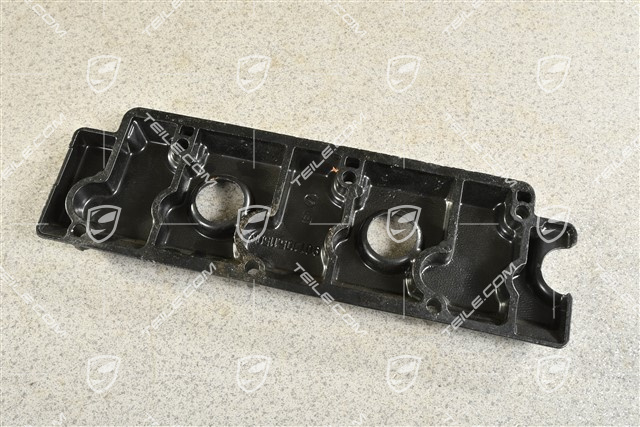 Valve / Rocker cover, Upper, L=R