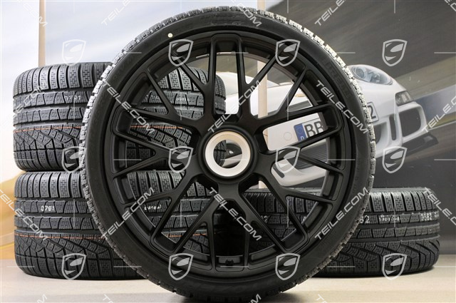 GT3 20" Winterräder Satz "Turbo S" Zentralverschluss, 9J x 20 ET51 + 11J x 20 ET59 + NEUE Pirelli Winterreifen 245/35 R20+295/30 R20, RDK-Sensoren, Schwarz Seidenmatt