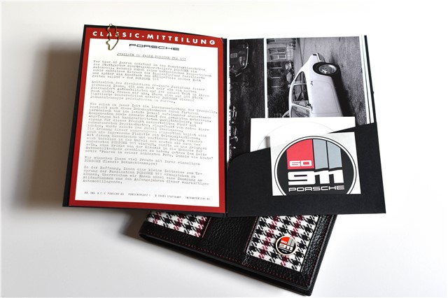 "60Y 911" document folder, in a houndstooth pattern, with embossed Porsche Crest, anniversary 60 Years of 911 badge