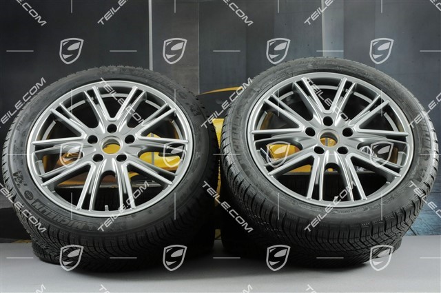 20" Winterräder Satz "Exclusive Design", Felgen 9,5 J x 20 ET71 + 10,5 J x 20 ET71 + Michelin Pilot Alpin 4 Winterreifen 275/40 R20 + 315/35 R20, Platinsilber