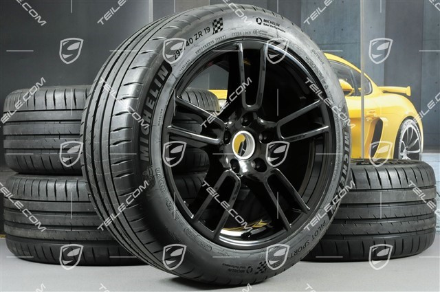 19-inch summer wheels set "Panamera", rims 9J x 19 ET64 + 10,5 J x 19 ET62 + Michelin Sport 4 summer tyres 265/45 R19 + 295/40 R19, in black high gloss