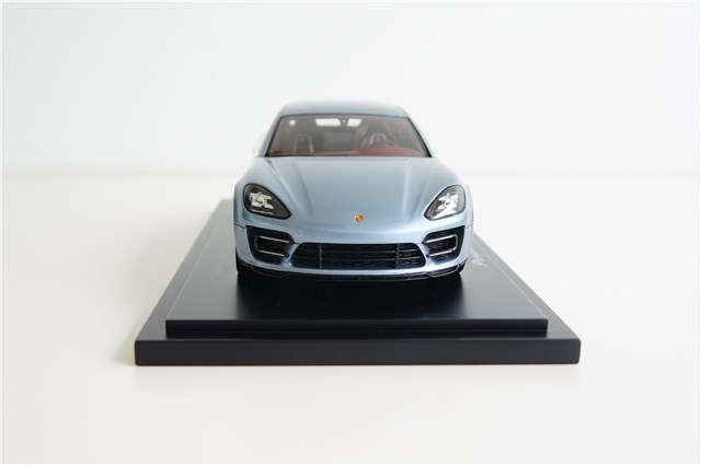 Model Panamera Sport Turismo, koncepcja studyjna, skala 1:18