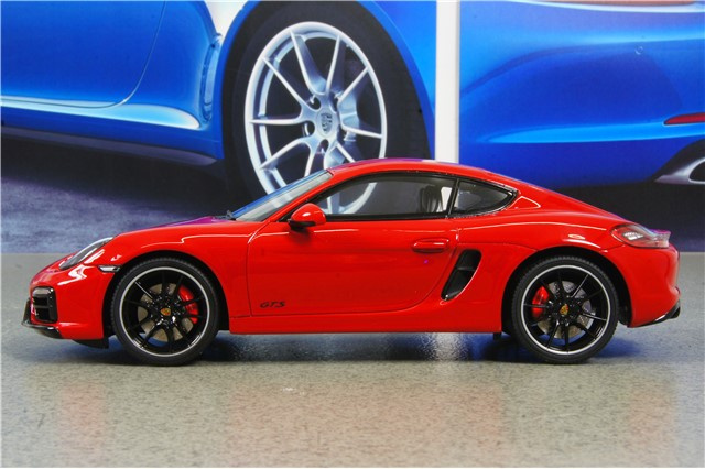 GT SPIRIT Porsche Cayman GTS (981C), czerwony, skala 1:18