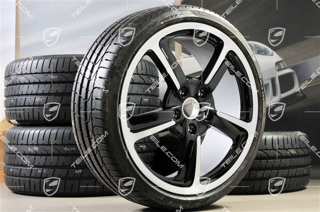 20" Komplet kół letnich SportTechno, felgi 8,5J x 20 ET57 + 10J x 20 ET50, opony letnie Pirelli 235/35 R20 + 265/35 R20, czarne