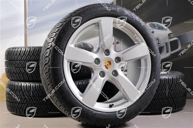 19" winter wheel set Cayman S, 8J x 19 ET57 + 9,5J x 19 ET45, tyres Michelin Pilot Alpin 4 235/40 R19 + 265/40 R19, with TPMS.