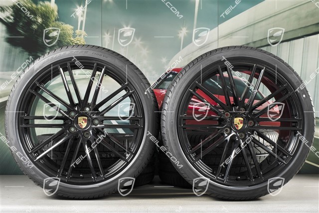 22" Sommerräder Satz 911 Turbo IV Design, Felgen 10J x 22 ET48 + 11,5J x 22 ET61 + NEUE Pirelli Sommerreifen 285/35 ZR22 + 315/30 ZR22, schwarz hochglanz, mit RDK-Sensoren