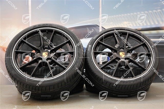 20-inch Carrera S (III) summer wheel set, 8J x 20 ET57 + 9,5J x 20 ET45, Pirelli tyres 235/35 ZR20 + 265/35 ZR20, rims star in black (glossy), with TPMS