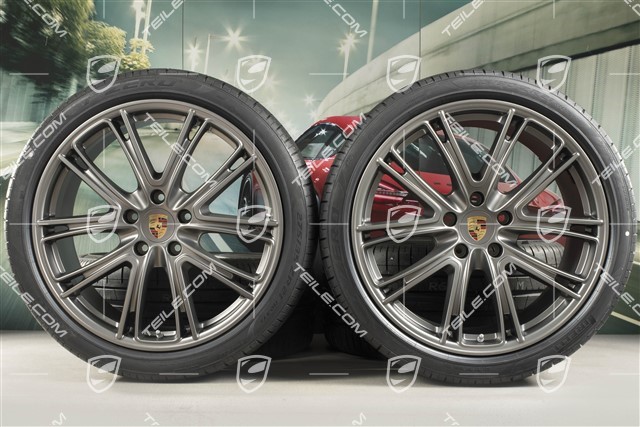 21-inch Panamera Exclusive Design summer wheel set, rims 9,5J x 21 ET71 + 11,5J x 21 ET69 + Pirelli summer tires 275/35 ZR21 + 315/30 ZR21, Platinum, with TPM