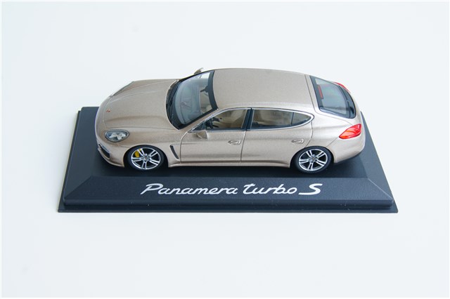 Modellauto Porsche Panamera Turbo S Executive, 1:43