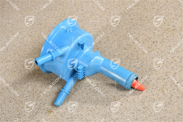 Coolant filler neck with cap