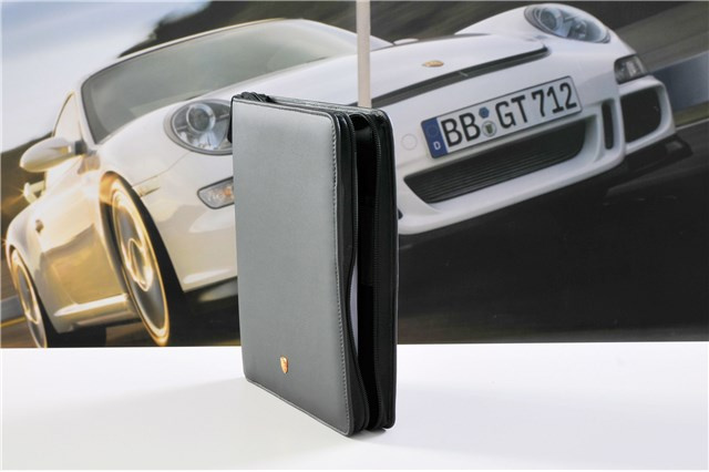 Organizer Porsche, czarna skóra, 260 x 210 x 35 mm