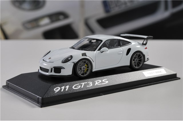 Molto Rare Minichamps Porsche 911 GT3 2003 Bianco 1:43 