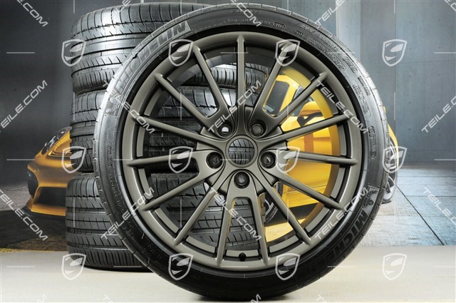 20-inch Panamera Sport summer wheel set, 2 x 9,5J x 20 ET 65 + 2 x 11,5 J x 20 ET 63, Michelin summer tyres 255/40 ZR20 + 295/35 ZR20, Platinum