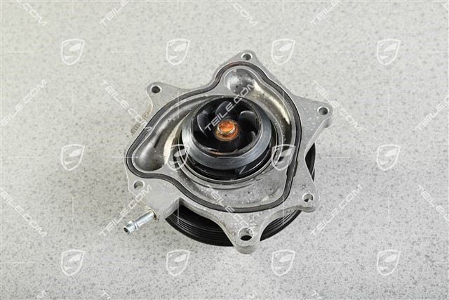 Water pump, complete with pulley
