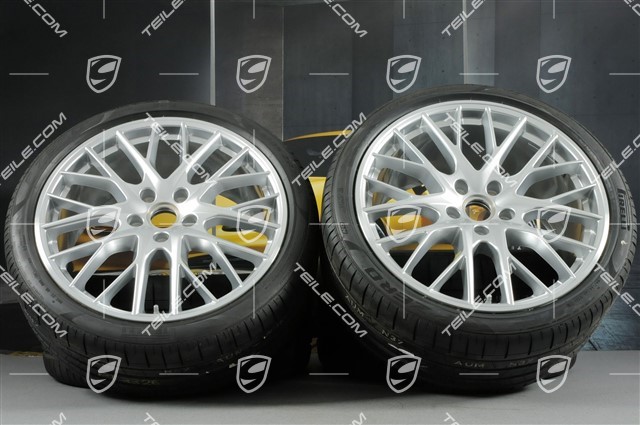 21-inch Panamera SportDesign summer wheel set, rims 9,5J x 21 ET71 + 11,5J x 21 ET69 + Pirelli summer tires 275/35 ZR21 + 315/30 ZR21, with TPM