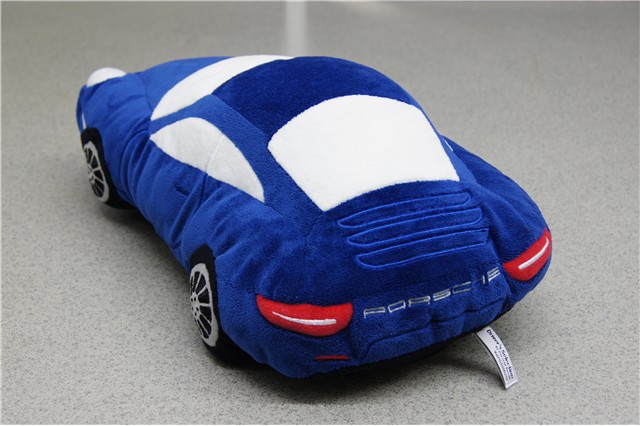 Samochód pluszowy 911 Carrera model 991 niebieski