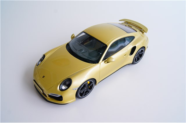 【GT SPIRIT】Porsche 911 ターボ S プロジェクトゴールド Porsche 911 (991) Turbo Exclusive - Model car collection