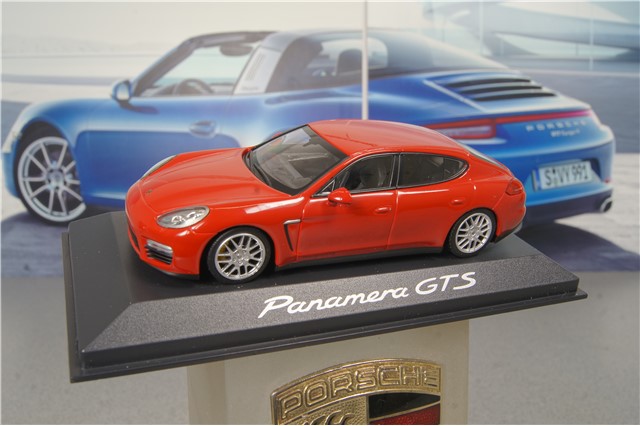Modellauto Porsche Panamera GTS, Facelift 2013, 1:43