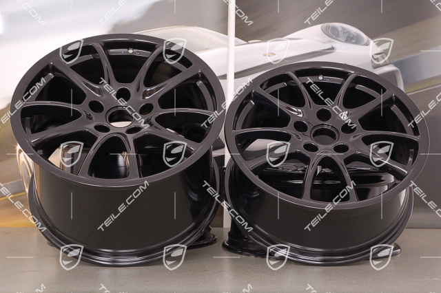 19-inch GT3 wheel set, 8,5J x 19 ET53 + 12J x 19 ET68, black