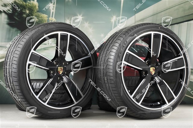 22-inch summer wheel set Sport Classic, rims 10J x 22 ET48 + 11,5J x 22 ET61 + Pirelli summer tyres 285/35 ZR22 + 315/30 ZR22, black high gloss, with TPM