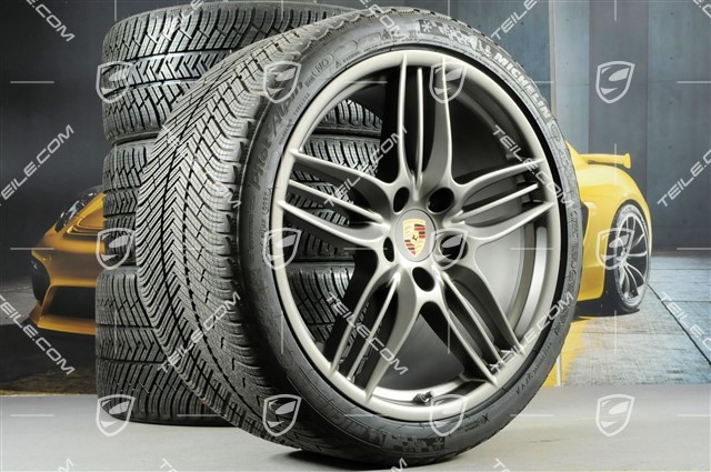 20" Komplet kół zimowych Sport Design, felgi 8,5J x 20 ET51 + 11J x 20 ET52 + opony zimowe Michelin 245/35 ZR20 + 295/30 ZR20, bez czujników ciśnienia, Platinum satynowy półmat