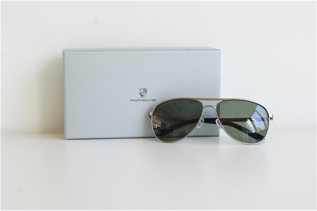 Unisex aviator sunglasses