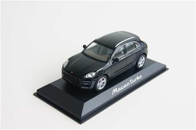 Car model Porsche Macan Turbo, 1:43