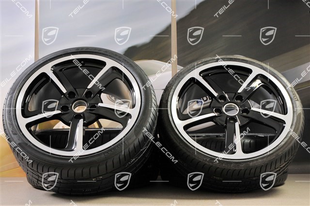 20" Komplet kół letnich SportTechno, felgi 8,5J x 20 ET57 + 10J x 20 ET50, opony letnie Pirelli 235/35 R20 + 265/35 R20, czarne