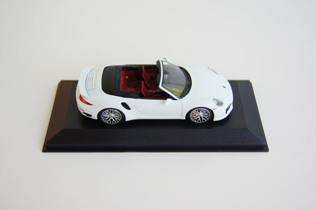 Porsche 911 (991) Turbo S Cabriolet, 1:43