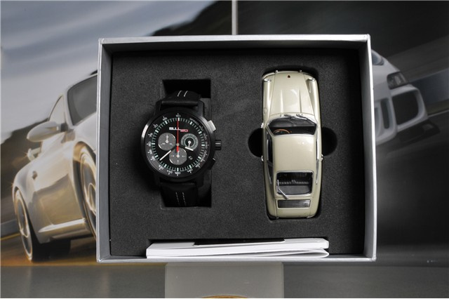 Watch/ Chronograph 50 years  911 + model car Minichamps 1:43
