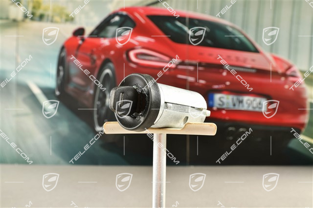 Lock cylinder for steering lock