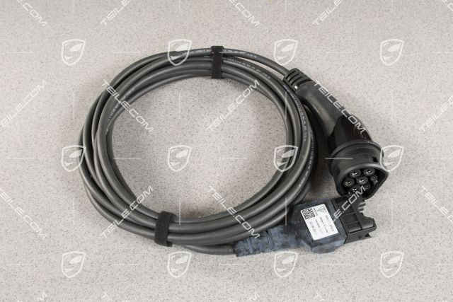 Connecting line / Charging cable with socket, lenght 7,5m, AC typ 2, 3,6KW