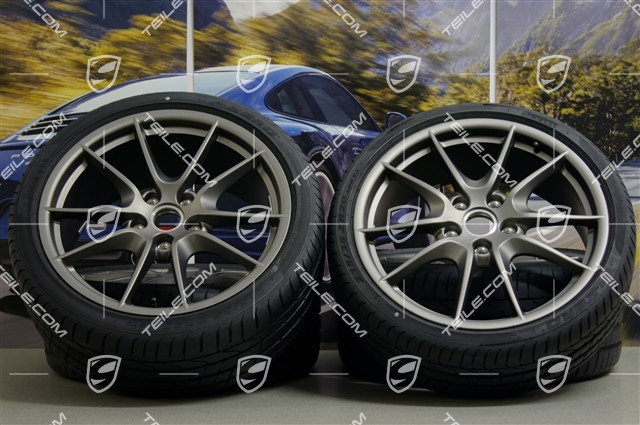 20-inch Carrera S summer wheel set, Platinum (silk gloss), 8J x 20 ET57 + 9,5J x 20 ET45 + summer tyres 235/35 ZR20 + 265/35 ZR20, app. 500 km