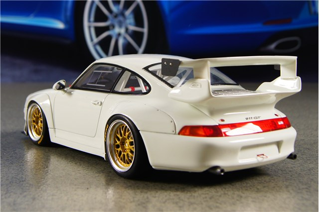 TEILE.COM | GT SPIRIT Porsche 911 (993) GT2 EVO 1998, scale 1:18