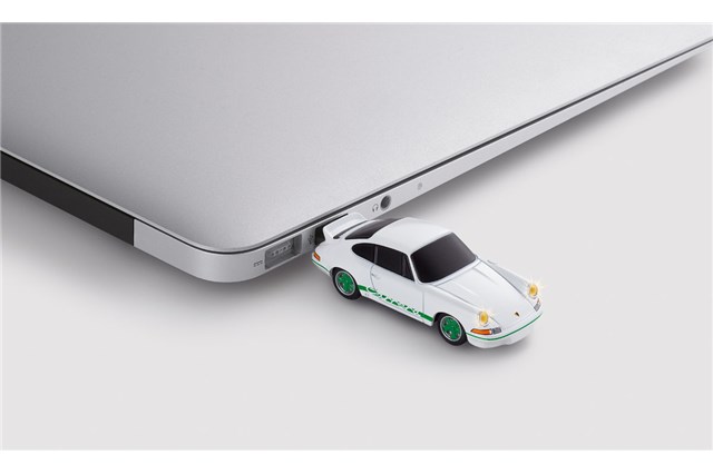 Porsche  - Pamięć USB-Stick 8 GB - RS 2.7