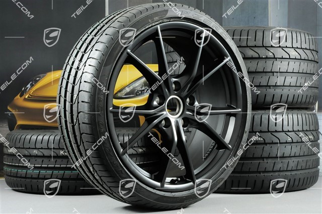 20" Sommerräder Satz Carrera S IV, Felgen 8,5 J x 20 ET49 + 11,5 J x 20 ET56 + Pirelli Sommerreifen 245/35 ZR20 + 305/30 ZR20, mit RDK-Sensoren, Schwarz Seidenmatt