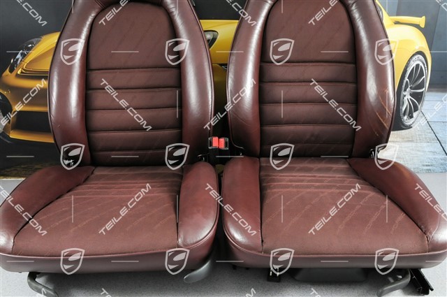 Fotele, skóropodobne środkowa część materiałowa z napisami Porsche, Burgund, L+R