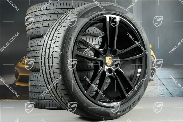 21-inch Cayenne Turbo Design summer wheel set, rims 9,5J x 21 ET46 + 11,0J x 21 ET58 + Pirelli P Zero summer tyres 285/40 R21 + 315/35 R21, with TPMS, black high gloss
