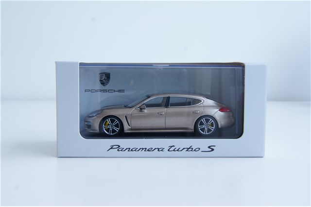 Porsche Panamera Turbo S Executive, 1:43