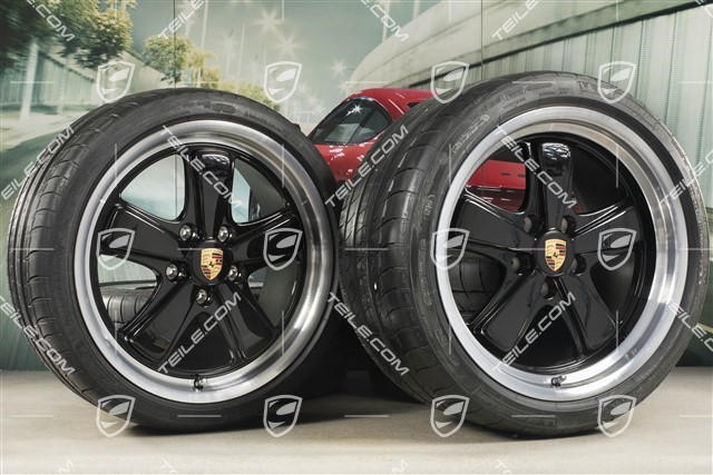 19-inch "911 Sport Classic" summer wheel set, wheels 8,5J x 19 ET55 + 11,5J x 19 ET50, Michelin summer tyres 235/35 ZR19 + 305/30 ZR19, with TPMS