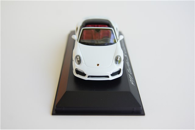 Porsche 911 (991) Turbo S Cabriolet, 1:43