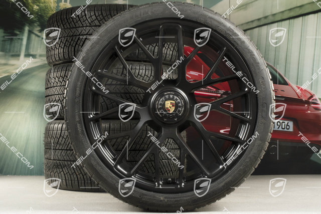 20" Turbo S Zentralverschluss Winterräder Satz für Turbo S / GTS, Felgen 8,5J x 20 ET51 + 11J x 20 ET59 + Michelin Pilot Alpin PA4 N1 Winterreifen 245/35 R20+295/30 R20, RDK-Sensoren, schwarz seidenmatt