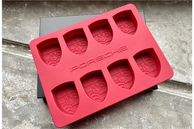 Forma / foremka na kostki lodu z herbem Porsche