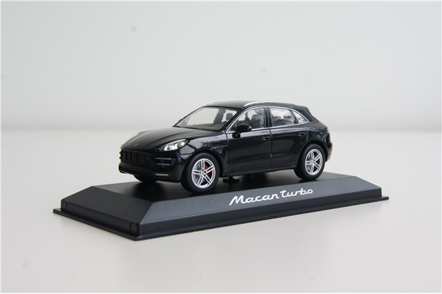 Car model Porsche Macan Turbo, 1:43