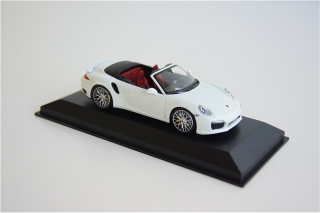 Modellauto Porsche 911 (991) Turbo S Cabriolet, 1:43