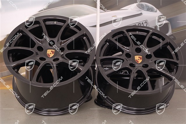 19-inch GT3 wheel set, 8,5J x 19 ET53 + 12J x 19 ET68, black