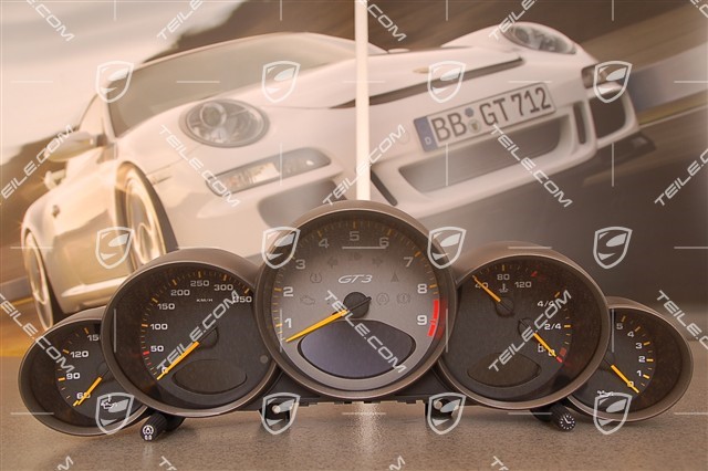 GT3 Facelift instrument cluster, 6-speed manual transmission